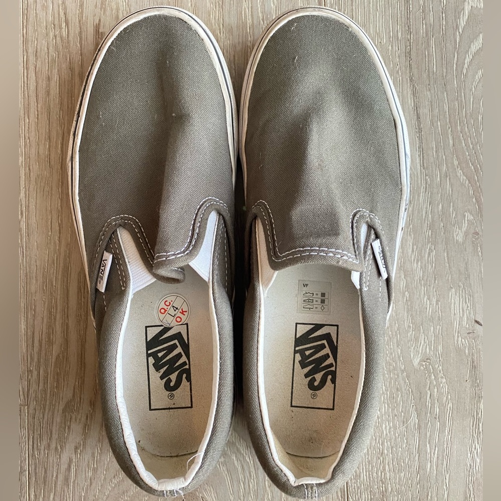 Size 7 Men’s Grey Vans Sneaker